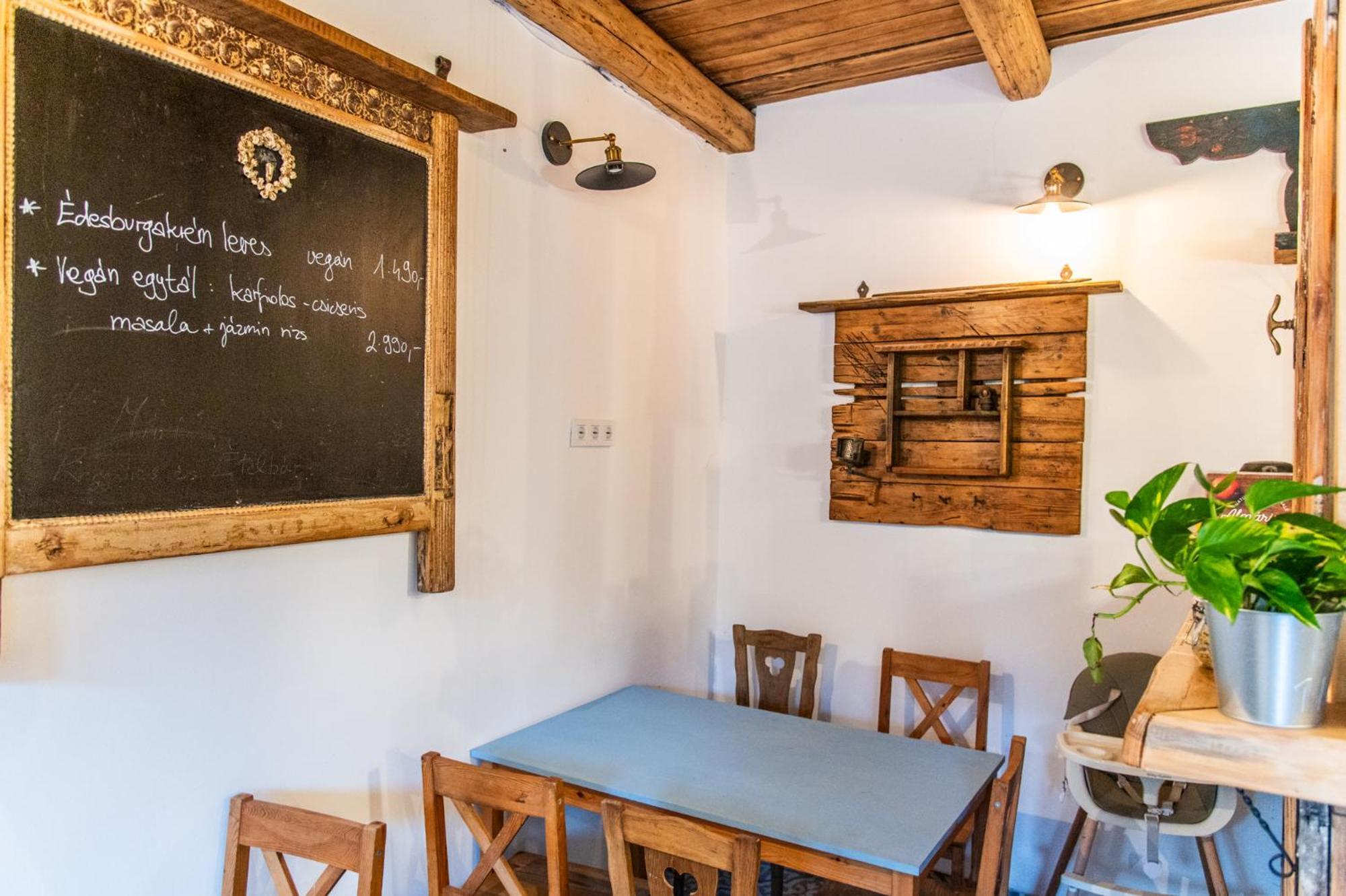 Minifaktura Loft Apartman & Reggelizo Es Etelbar Szokolya Extérieur photo